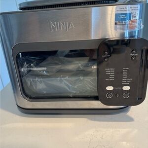 Ninja Black and Silver Multi-Function Oven
